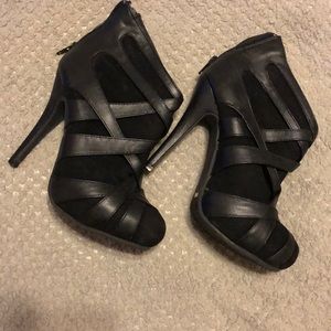 Black heel booties suede look and leather look.